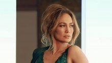 Jennifer Lopez izgleda senzacionalno u novoj reklami za donje rublje