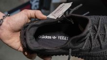 Što se događa? Adidas zaustavio prodaju spornih tenisica Yeezy
