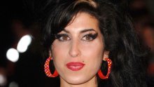 Otac Amy Winehouse tužio prijateljice pokojne kćeri jer su prodale njezine stvari i zadržale novac