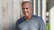 Kevin Costner bio je toliko blizak s roditeljima da im je dao i male uloge u filmovima