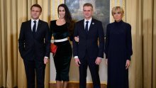 Modni dvoboj Brigitte Macron i atraktivne Slovenke koja je uskom haljinom naglasila figuru