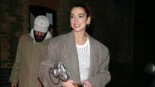 Uz oversized kaput Dua Lipa isfurala hlače u kojima nećete proći nezapaženo