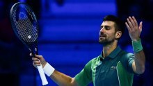 Nervozni Novak Đoković se svađao s publikom i sucem, pa zasluženo izgubio meč