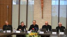 Hrvatski biskupi raspravljali o stranim radnicima u Hrvatskoj i demografiji