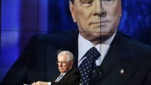 Monti optužio Berlusconija da kupuje Talijane pred izbore