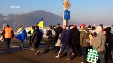 Radnici iz BiH krenuli pješke na granicu s Hrvatskom