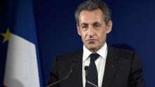 Poraženi Sarkozy povlači se iz politike
