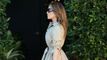 Elegantna Jennifer Lopez odrekla se štikli i uskočila u najpoželjniju ravnu obuću