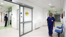 Kako je uopće moguće da je žena s kvržicom na dojci naručena tek za godinu dana?