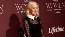 Helen Mirren sve je očarala zanimljivom crnom haljinom s bijelim detaljima