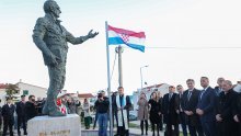 Neke podsjeća na burnu hrvatsku povijest, a neke na Niku Kovača: Kako se vama sviđa novi spomenik Tuđmanu?