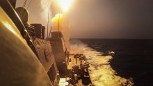 Američki razarač u Crvenom moru srušio 14 dronova lansiranih iz Jemena