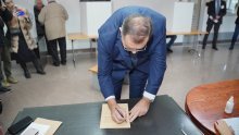 Kamere zabilježile kako je glasao Milorad Dodik, je li prekršio zakon?