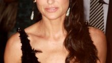 Demi Moore traži lijek za slomljeno srce