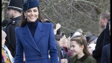 Kate Middleton božićnim stajlingom istaknula najpoželjnije čizme sezone