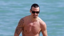 Kakvi prizori! Zlatan Ibrahimović pokazujući tetovaže i isklesano tijelo priredio pravi spektakl