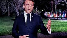 Macron najavio uniforme u školama, ograničavanje vremena pred ekranima za djecu