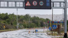 Vjetar stvara probleme: U prekidu brojne brodske linije, zabrane na Jadranskoj magistrali i autocesti A7