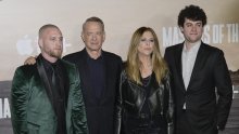 Tom Hanks na premijeru poveo cijelu obitelj, no svi su gledali njegove sinove