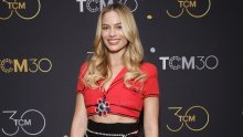 Margot Robbie zablistala u stajlingu koji je proslavila Claudia Schiffer