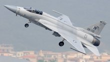 Vojna hunta strojnicama srušila jeftinu kopiju zapadnih borbenih aviona: Pogledajte snimku