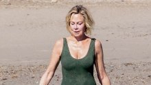 U nju se gledalo na plaži: Melanie Griffith ponosno istaknula figuru u 66. godini
