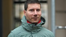 Ivan Pernar nastavio turneju školama u Šibeniku, policija ga privela