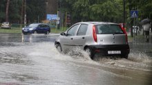 Obilne kiše poplavile škole, podrume i BIOS
