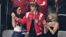 Taylor Swift donirala 100.000 dolara obitelji ubijene navijačice Kansas City Chiefsa