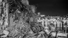 Razglednica iz Splita: Pogledajte sablasnu ruševinu pod okriljem noći