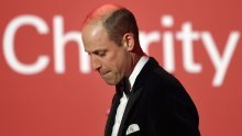 Sve je sada na princu Williamu: Budući kralj preko noći je 'bačen u vatru'