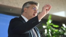 Plenković o prosvjedu: Vulgarne poruke plod su Milanovićeva divljaštva