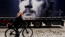 Počelo saslušanje u slučaju Assangea, osnivač WikiLeaksa zbog bolesti nije nazočan