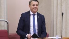 HDZ-ovac oporbi nudio izborne slogane. Pale teške riječi između Orešković i Burić