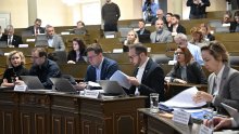 Zagrebačka skupština: Molitelji, ukidanje poreza i zastupnik s vaterpolskom kapicom