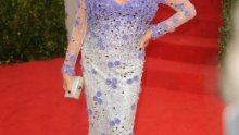 Joan Collins završila u bolnici zbog preuske haljine