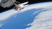 Američki i francuski astronauti bili u sedmosatnoj svemirskoj šetnji