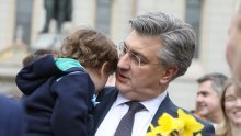 Plenković otkrio kad se prvi put poljubio i koji bend mu je najdraži