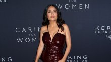 Kakav prizor! Salma Hayek izgleda fenomenalno u bikiniju