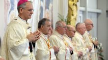 Mons. Kutleša: 'Uskrs govori o našim sadašnjim životima'