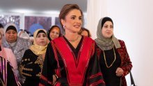 Kraljica Rania opet briljira: Predivna haljina, laskava i za 50+ dame bila je pun pogodak