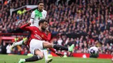 Mo Salah na Old Traffordu iz penala u samoj završnici utakmice spasio Liverpool