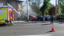 Požar na zagrebačkoj Sigečici: Zapalio se autootpad, posvuda smrad plastike