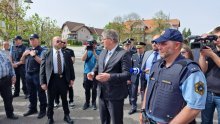 Seljačka buna zbog centra za azilante uz hrvatsku granicu: Ministru i sviti postavili barikade!