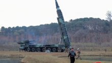 Pjongjang pokazao raketni sustav zlokobnog izgleda i zastrašujućeg dometa