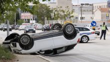 Prometna nesreća u Splitu: Automobil završio na krovu, pješak oboren
