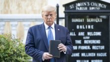 Biden: Htio sam kupiti Trumpovu Bibliju samo da vidim koji je to vrag