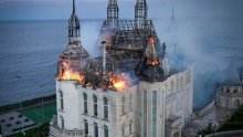 U bombardiranju zapaljen 'dvorac Harryja Pottera', tri osobe poginule