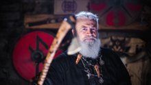 Hercegovac Stipe je 'otkantao' sve: Postao je Viking i živi od prodaje sjekira