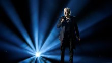 Johnny Logan stao na pozornicu i zapjevao hit koji nitko nije očekivao